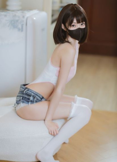 国模裸体视频a_720电影完整版